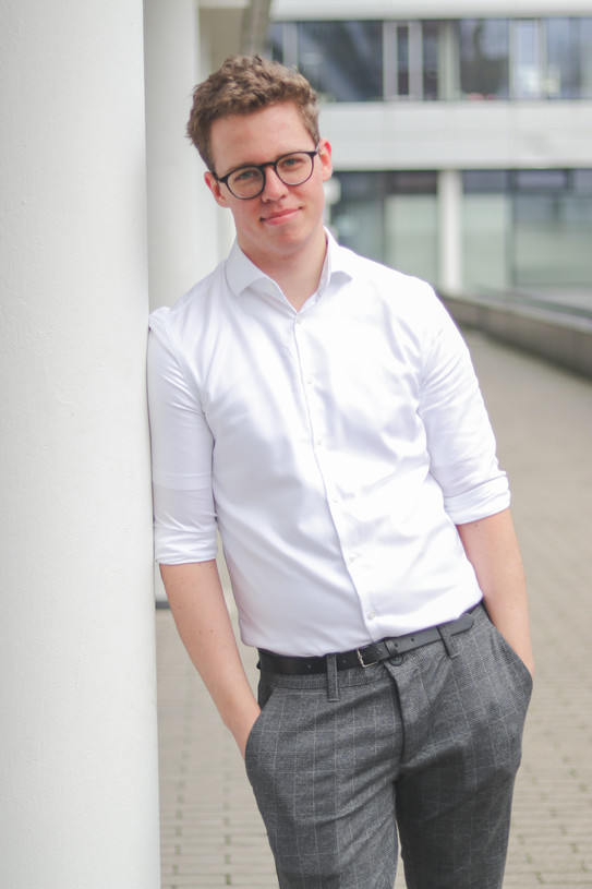 Portrait photo of Julian Welz